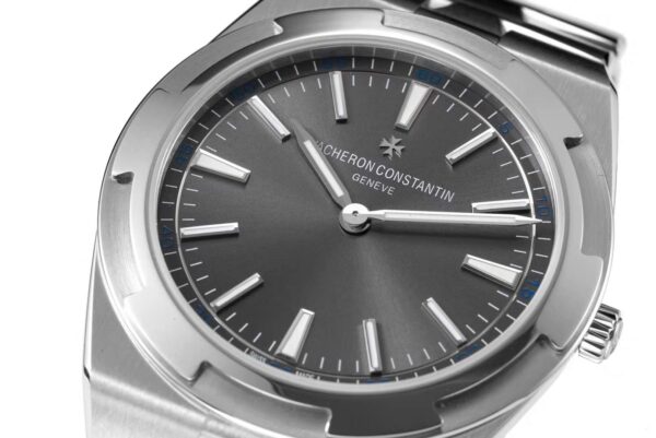 Overseas Grey Dial Ref: 4500V - Image 6