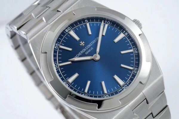 Overseas Blue Dial Ref: 4500V/110A-B128 - Image 6