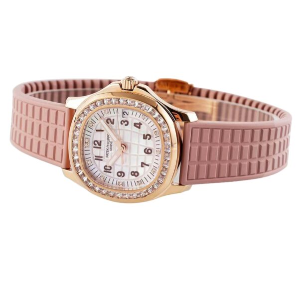 Aquanaut Luce 5072R MOP Dial in Rose Gold - Image 4