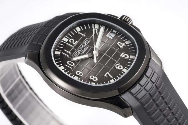 Aquanaut 5167A ‘Black Venom Limited Edition’ Black Dial on Black Rubber Strap - Image 8