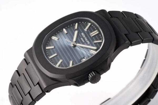 Nautilus Jumbo 5711 ‘Black Venom Limited Edition’ Blue Dial - Image 4
