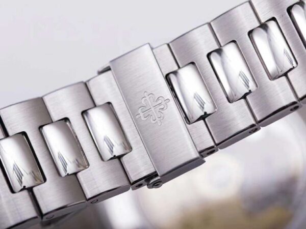 Nautilus 5726/1A-010 White Dial in Steel - Image 7