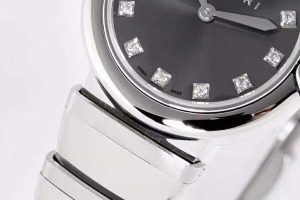 Lvcea Grey Dial in Steel - Image 3