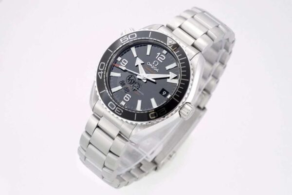 Seamaster Planet Ocean 600M Co-Axial Master Chronometer Black Dial 39.5mm on Bracelet - Image 2