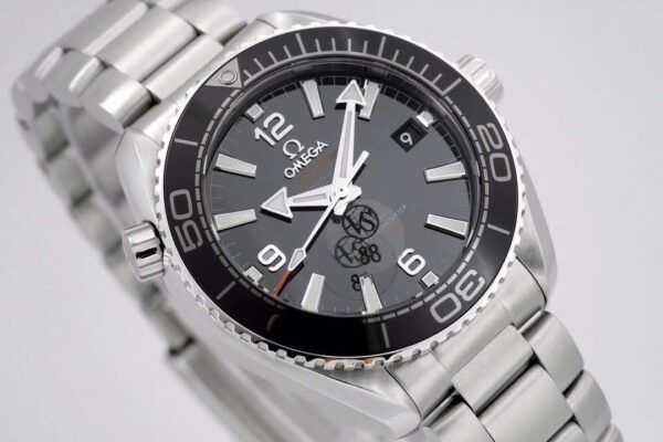 Seamaster Planet Ocean 600M Co-Axial Master Chronometer Black Dial 39.5mm on Bracelet - Image 3
