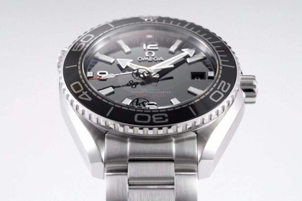 Seamaster Planet Ocean 600M Co-Axial Master Chronometer Black Dial 39.5mm on Bracelet - Image 5