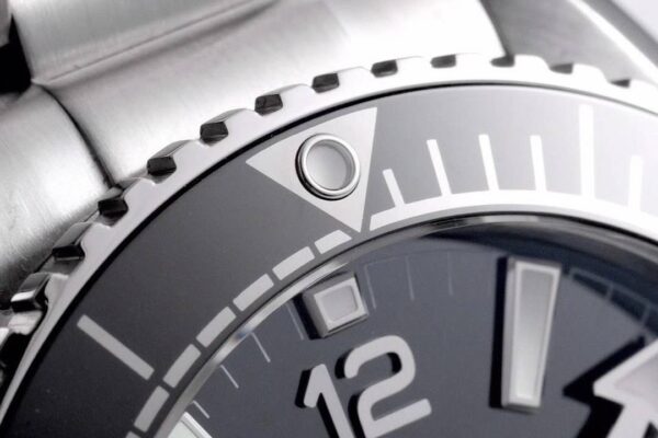 Planet Ocean 600M Omega Co-Axial Master Chronometer 43.5mm Black Dial Ref 215.30.44.21.01.001 - Image 2
