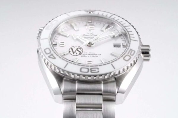 Seamaster Planet Ocean 600M Co-Axial Master Chronometer White Dial 39.5mm on Bracelet - Image 9