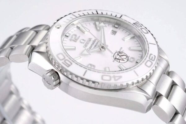 Seamaster Planet Ocean 600M Co-Axial Master Chronometer White Dial 39.5mm on Bracelet - Image 6