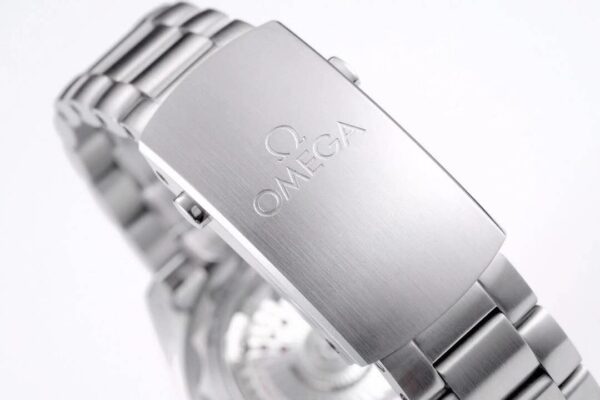 Seamaster Planet Ocean 600M Co-Axial Master Chronometer White Dial 39.5mm on Bracelet - Image 7
