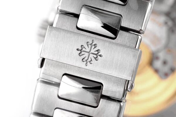 Nautilus Jumbo 5711/1A-011 White Dial - Image 7