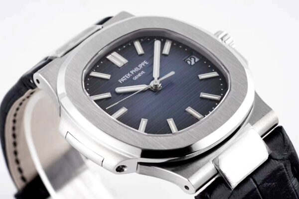 Nautilus Jumbo 5711 Blue Dial in Steel with Black Leather Strap - Image 8