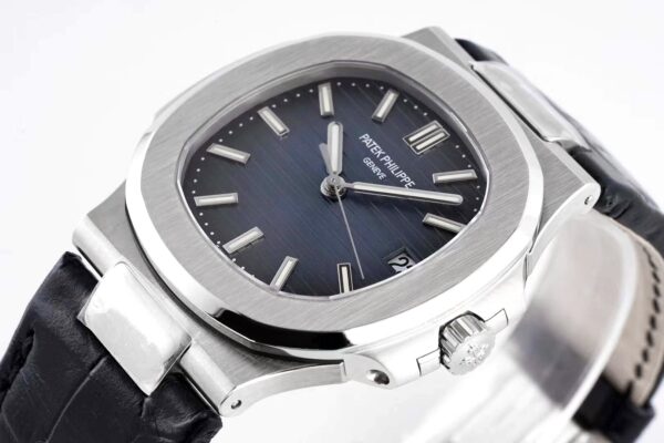 Nautilus Jumbo 5711 Blue Dial in Steel with Black Leather Strap - Image 4