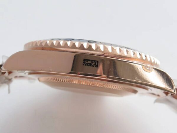 GMT Master II 126715 CHNR “Rootbeer” in Rose Gold - Image 6