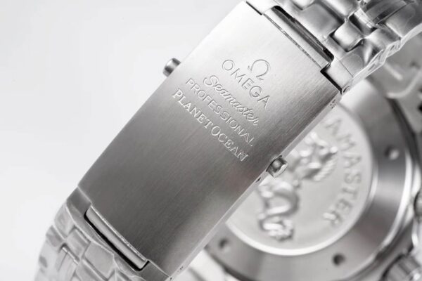 Seamaster Diver 300m Chronograph Black Dial on Bracelet - Image 6