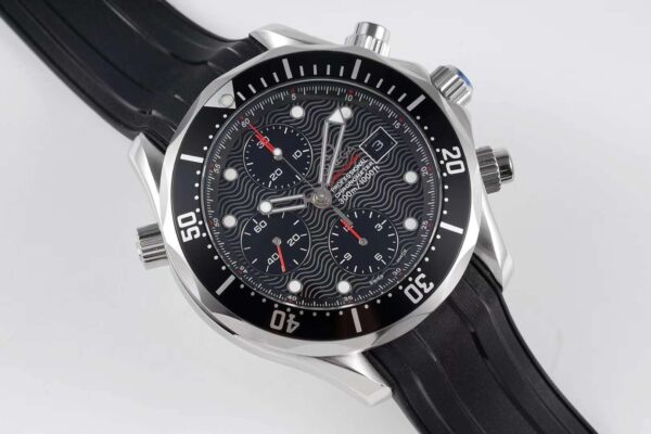 Seamaster Diver 300m Chronograph Black Dial on Rubber Strap - Image 4