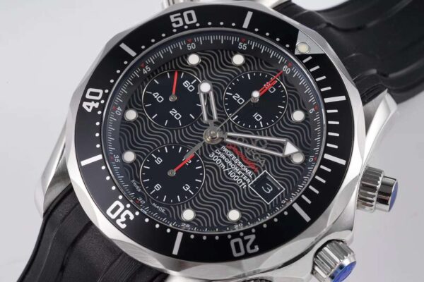 Seamaster Diver 300m Chronograph Black Dial on Rubber Strap - Image 2