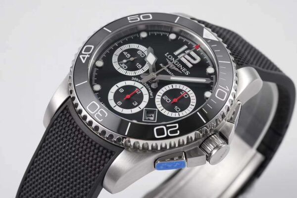 Hydroconquest Black Dial on Rubber Strap - Image 4