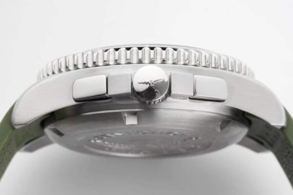 Hydroconquest Green Dial on Rubber Strap - Image 9