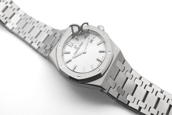 Lady Royal Oak 67650 White Dial in Steel - Image 3