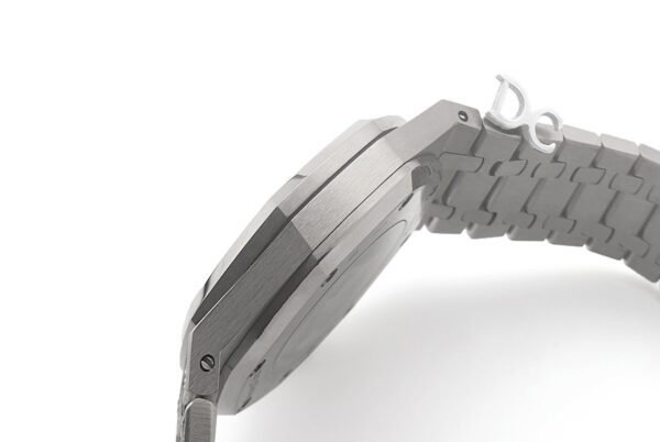 Royal Oak 41mm 15402 Full Diamond Paved In White Gold on Bracelet - Image 10