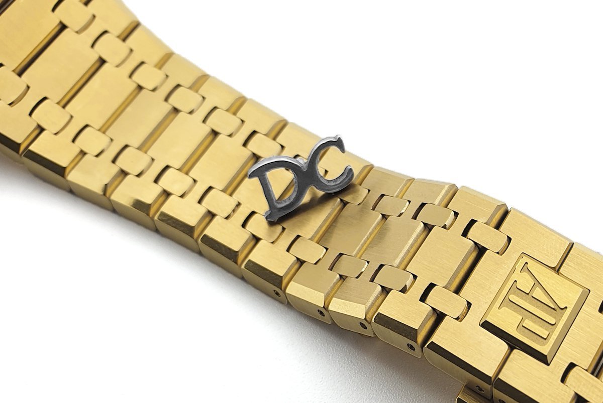 Royal Oak Self-Winding Chronograph Blue Dial in Yellow Gold - Image 6