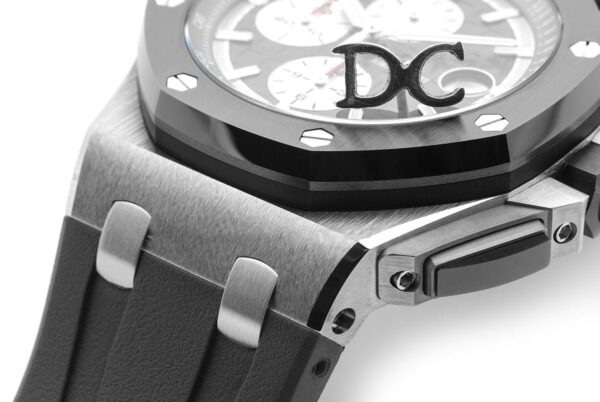 Royal Oak Offshore Novelty 44mm Titanium 26400IO SIHH - Image 5