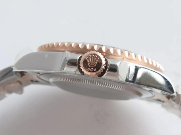 GMT Master II 126715 CHNR “Rootbeer” in Rose Gold and Steel - Image 9