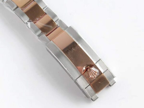 GMT Master II 126715 CHNR “Rootbeer” in Rose Gold and Steel - Image 8