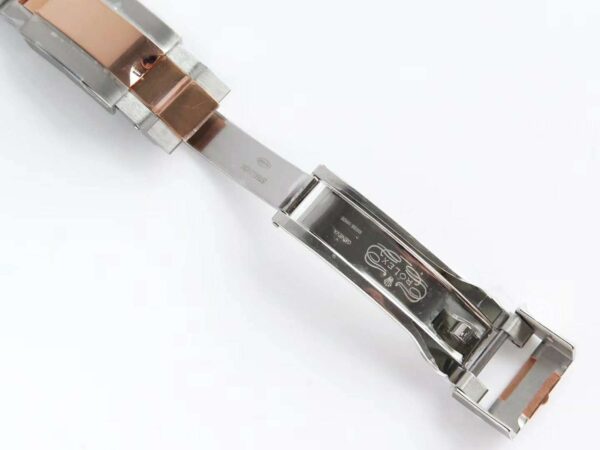 GMT Master II 126715 CHNR “Rootbeer” in Rose Gold and Steel - Image 6