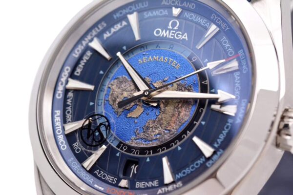 Seamaster Aqua Terra Worldtimer Master Chrononometer Blue Dial on Blue Rubber Strap - Image 3