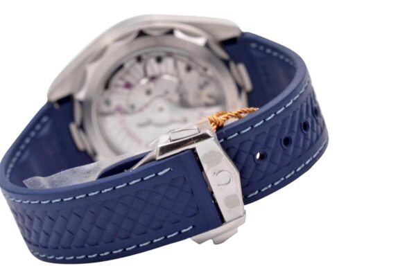 Seamaster Aqua Terra Worldtimer Master Chrononometer Blue Dial on Blue Rubber Strap - Image 7