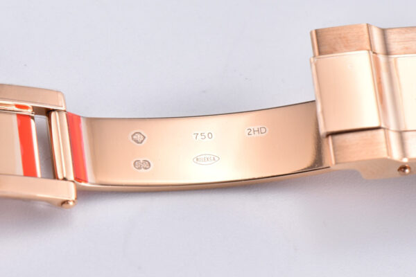 Daytona 116505 Sundust Dial in Everose Gold - Image 13