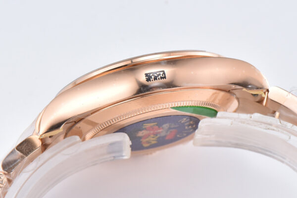Daytona 116505 Sundust Dial in Everose Gold - Image 8