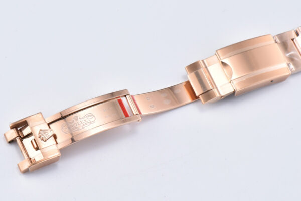 Daytona 116505 Sundust Dial in Everose Gold - Image 12