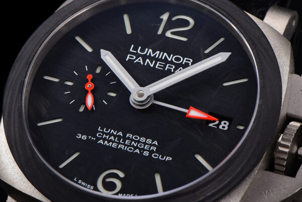 PAM1096 Luna Rossa GMT 42mm - Image 3