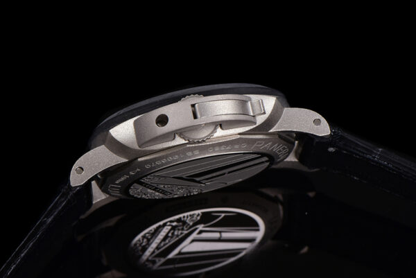 PAM1096 Luna Rossa GMT 42mm - Image 10