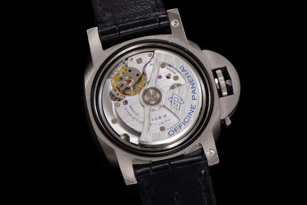 PAM1096 Luna Rossa GMT 42mm - Image 13