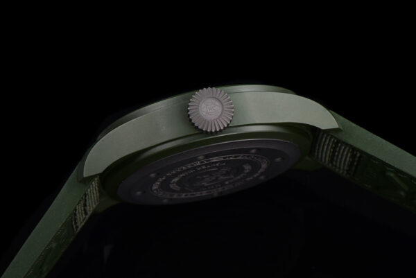 Big Pilot’s Watch 43 IW329802 Top Gun Edition Woodland on Camo Strap - Image 9