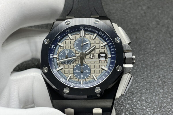 Royal Oak Offshore Novelty 43mm Grey Dial Ref. 26405CG - Image 3