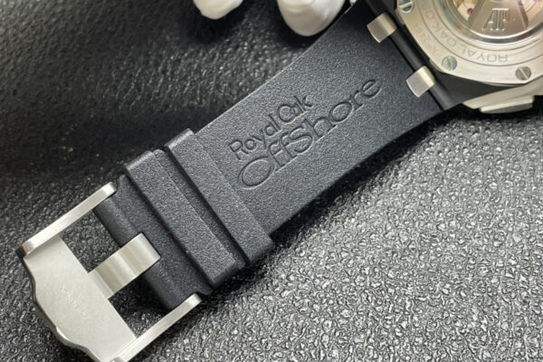 Royal Oak Offshore Novelty 43mm Grey Dial Ref. 26405CG - Image 9