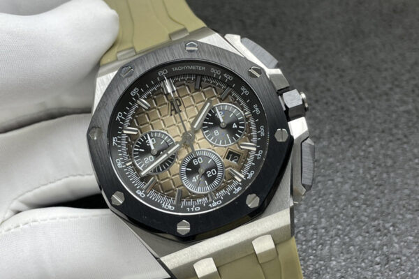 Royal Oak Offshore Novelty 43mm Smoked Light Brown Dial Ref. 26420SO.OO.A600CA.01 - Image 3