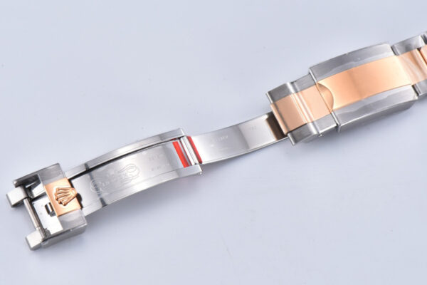 GMT Master II 126715 CHNR Clean Factory “Rootbeer” in Rose Gold and Steel - Image 17