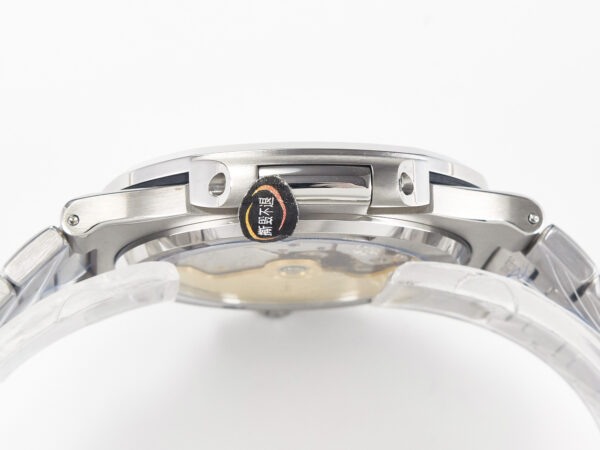 Nautilus 5711 3KF 1:1 Best Edition White Dial on SS Bracelet A324 Super Clone V2 - Image 15