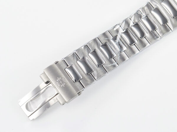 Nautilus 5711 3KF 1:1 Best Edition White Dial on SS Bracelet A324 Super Clone V2 - Image 16