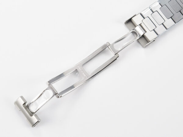 Nautilus 5711 3KF 1:1 Best Edition White Dial on SS Bracelet A324 Super Clone V2 - Image 20