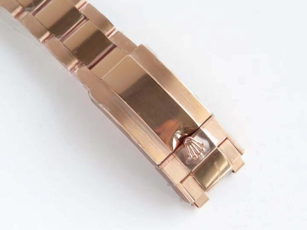 GMT Master II 126715 CHNR Clean Facctory “Rootbeer” in Rose Gold - Image 5