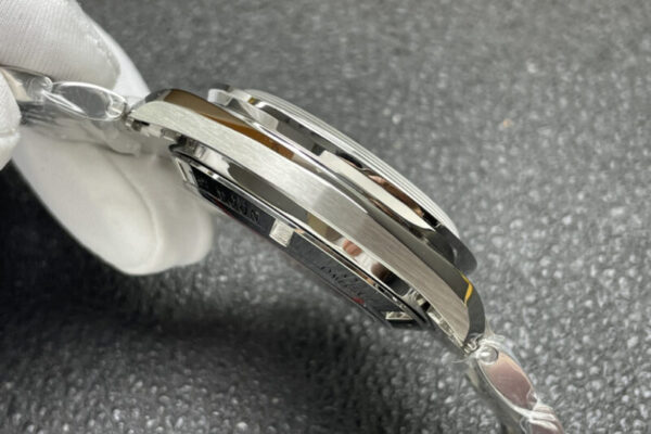 Speedmaster Moonwatch Professional White Dial in Steel ZF - Image 6